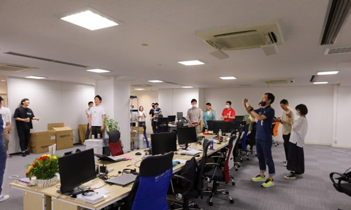 サンクスラボの博多ビジネスセンター社内風景