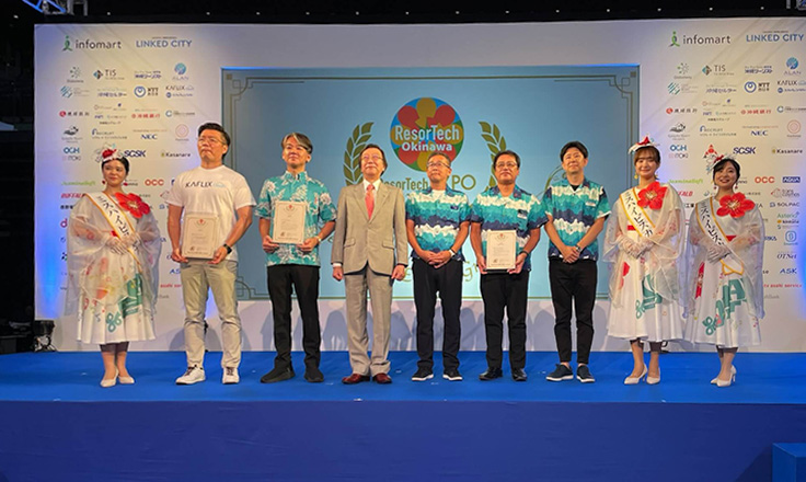 沖縄県最大規模のIT・DX商談会「ResorTech EXPO 2023 in Okinawaグランプリ受賞式に登壇するサンクスラボ代表村上