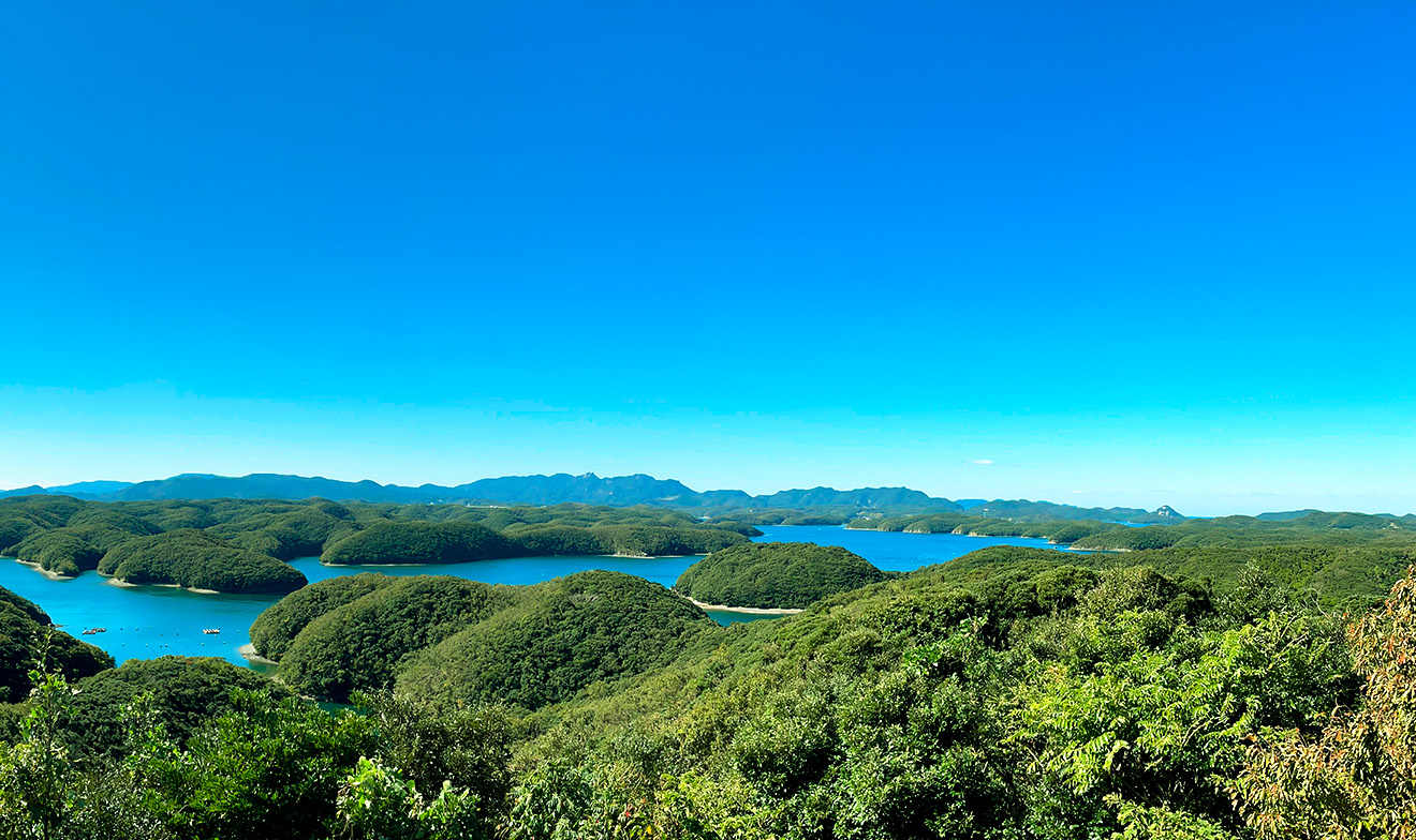 青い空と、緑の島々